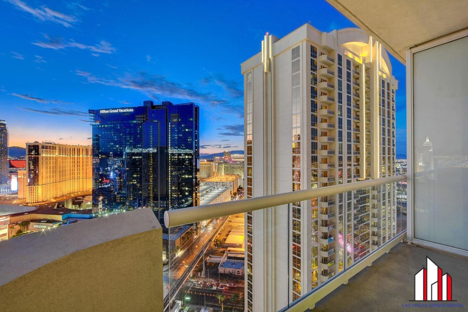 Mgm Signature-30-705 F1 Track & Strip View Balcony Las Vegas Exterior photo
